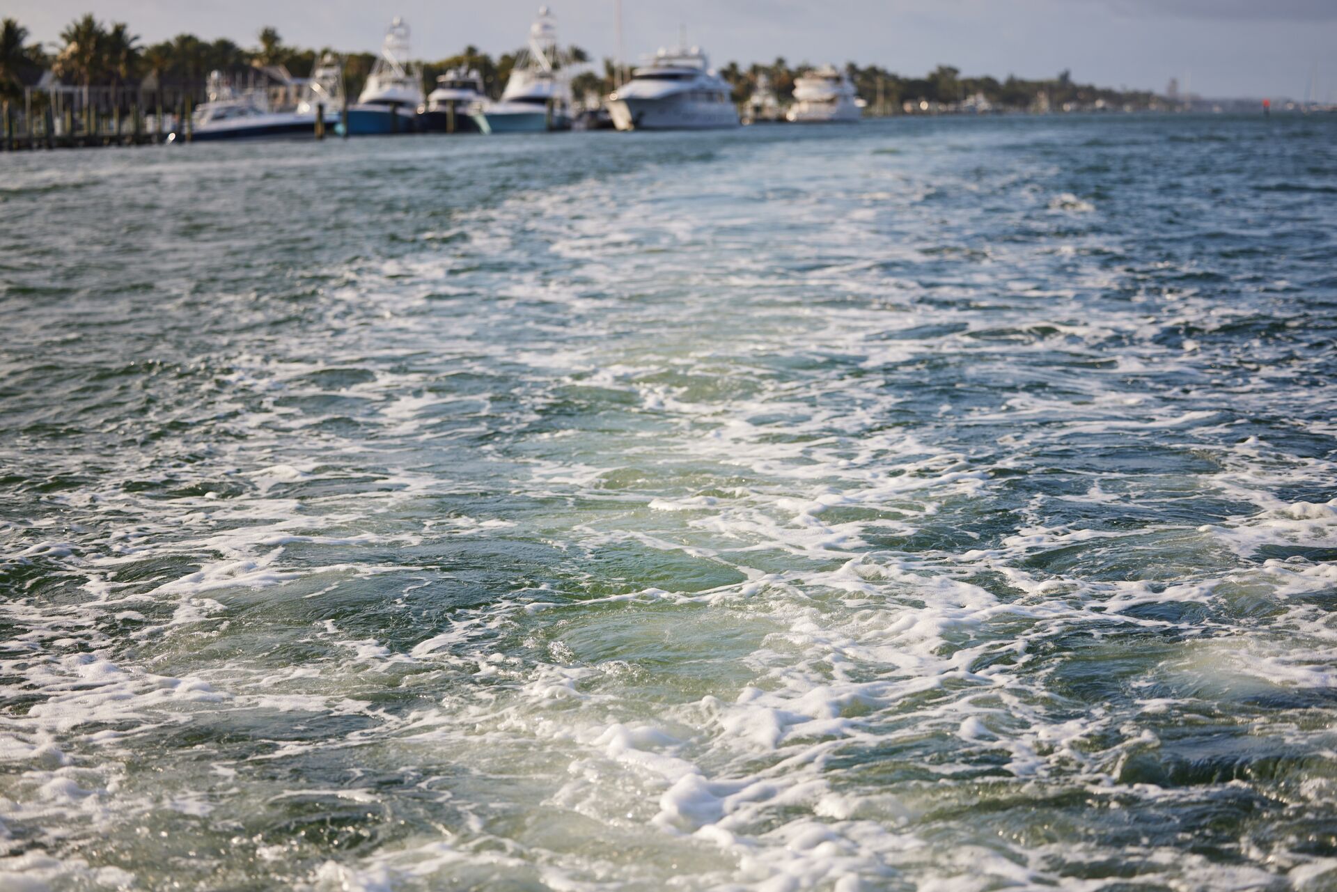 A wake behind a boat, where to go boating in North Carolina concept. 